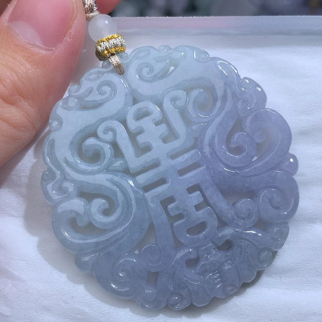 翡翠未镶嵌颈饰1657。