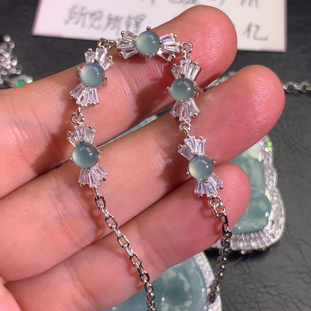 翡翠颈饰未镶嵌手链