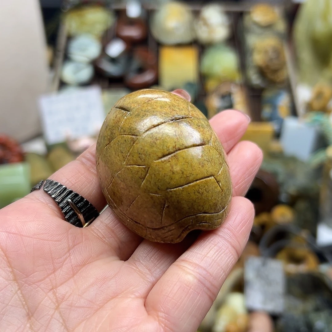 岫岩河磨玉（透闪石质玉）未镶嵌颈饰河磨玉富甲有瑕