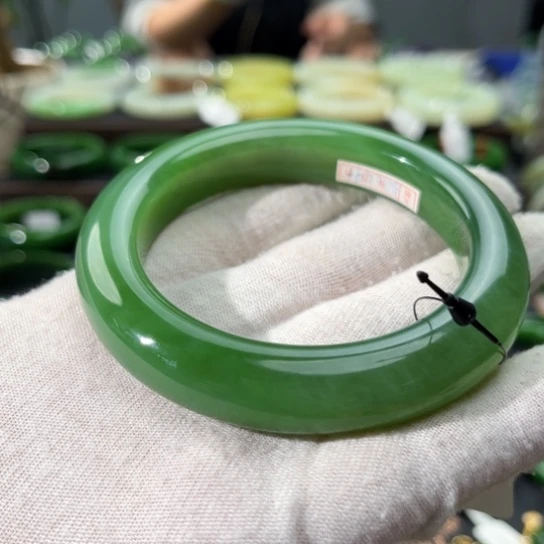 和田玉（碧玉）手镯未镶嵌