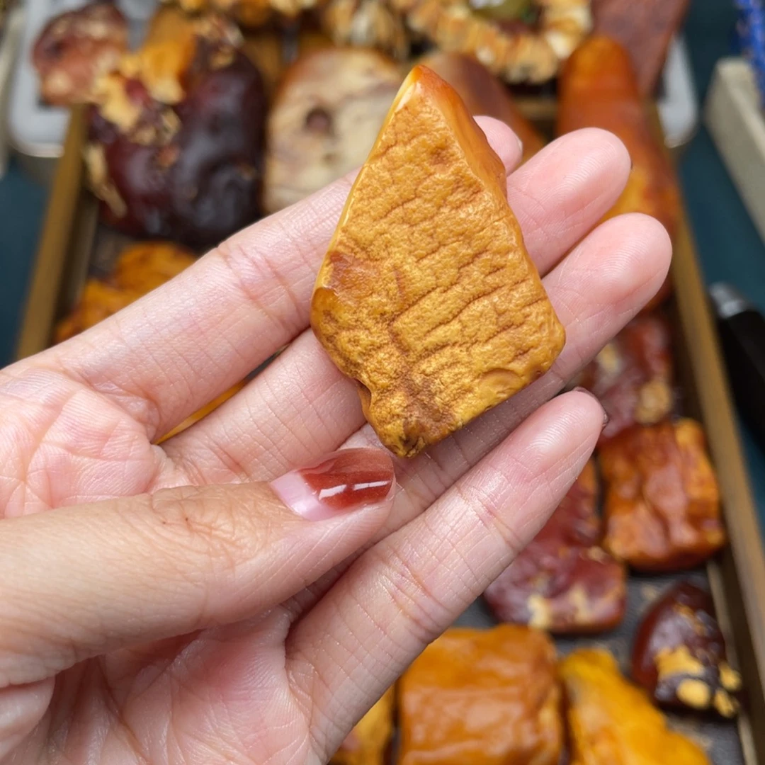 琥珀未镶嵌珠宝奇石