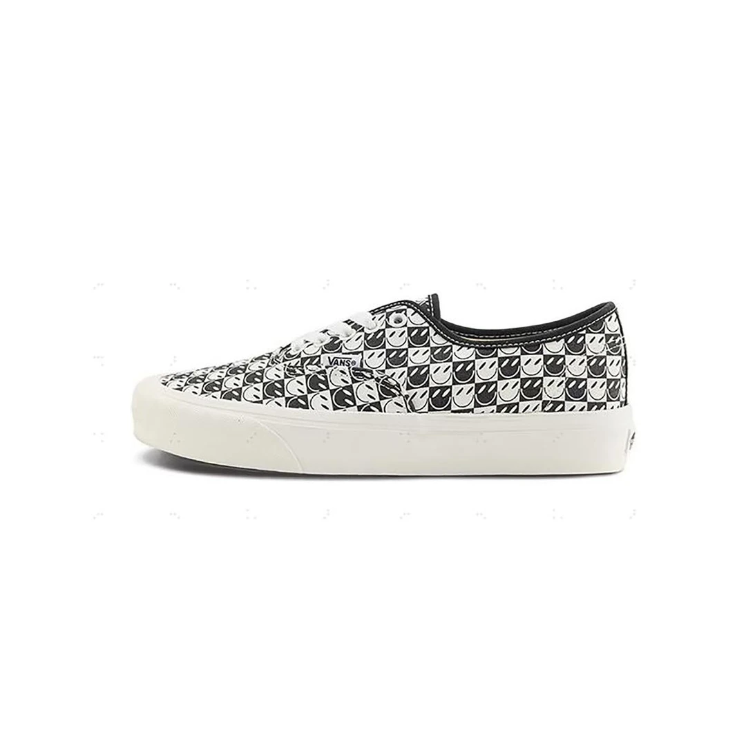 Vans范斯 Authentic VR3笑脸开口笑棋盘格帆布鞋VN000BVWKIG