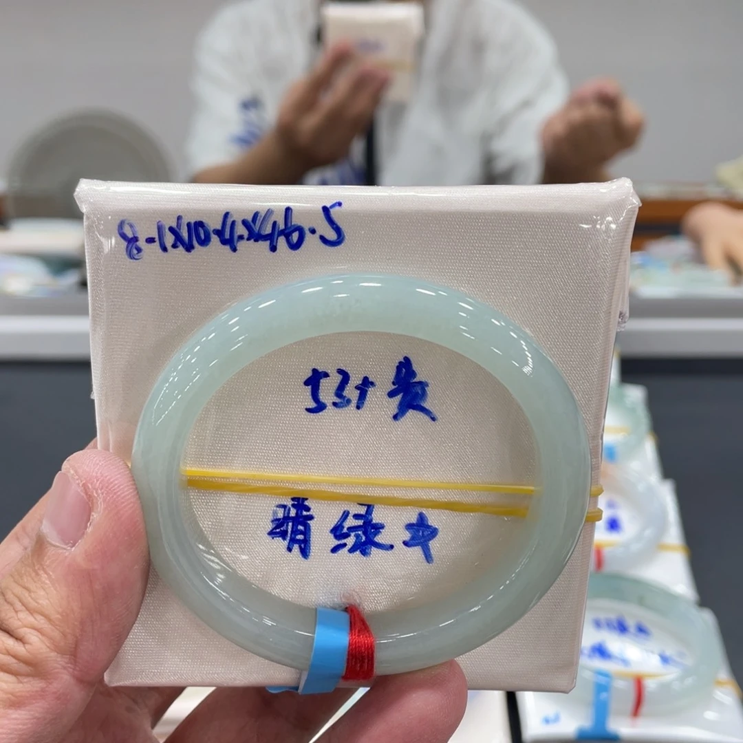 翡翠未镶嵌手镯缅甸翡翠