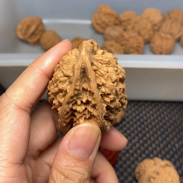 挪***林文玩核桃吊坠文玩核桃异形单只