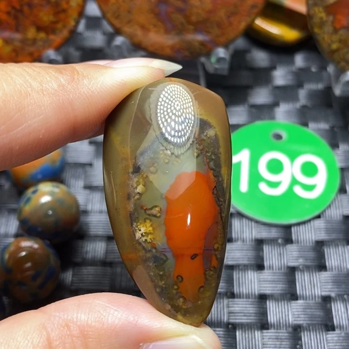 未镶嵌颈饰玛瑙/玉髓流*