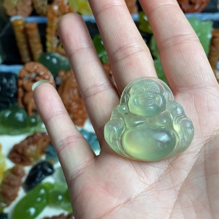 蛇纹石玉未镶嵌颈饰