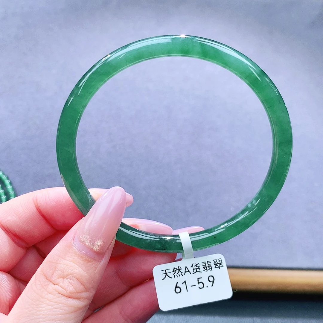 未镶嵌手镯（圆镯）翡翠