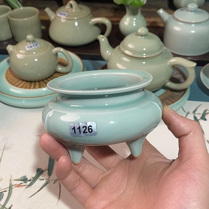 汝瓷1126口沿变形鬲式炉