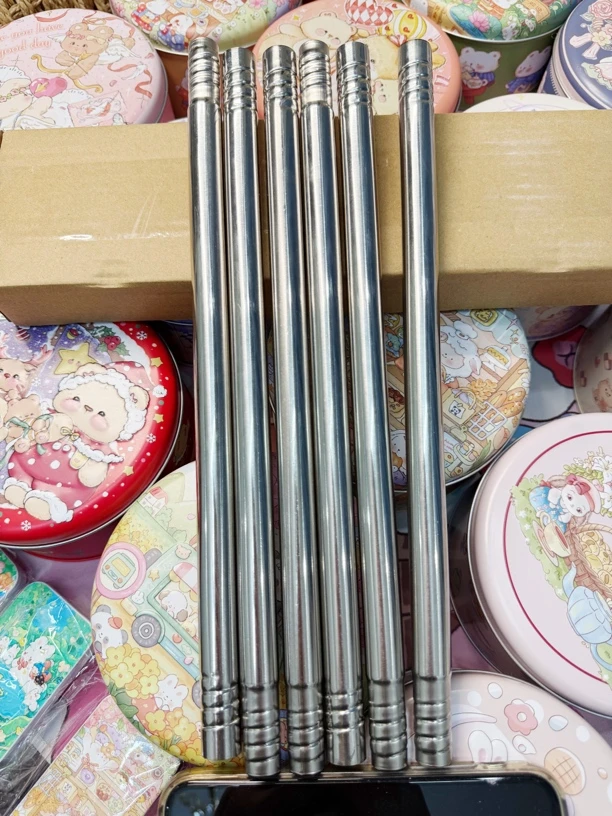 十字绣工具 用胶带卷住绣布和管子 卷起来绣 管子 胶带