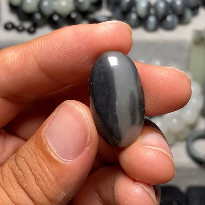 未镶嵌和田玉（墨玉）挂件