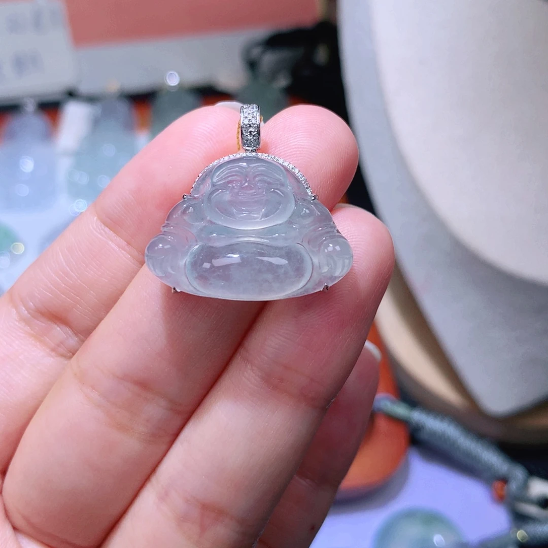 颈饰18K金镶嵌翡翠佛公
