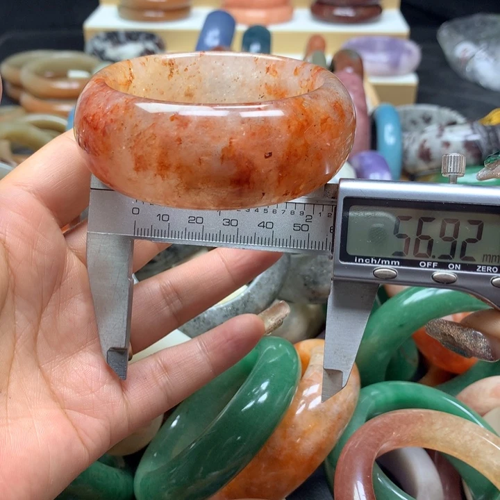 未镶嵌手镯石英质玉