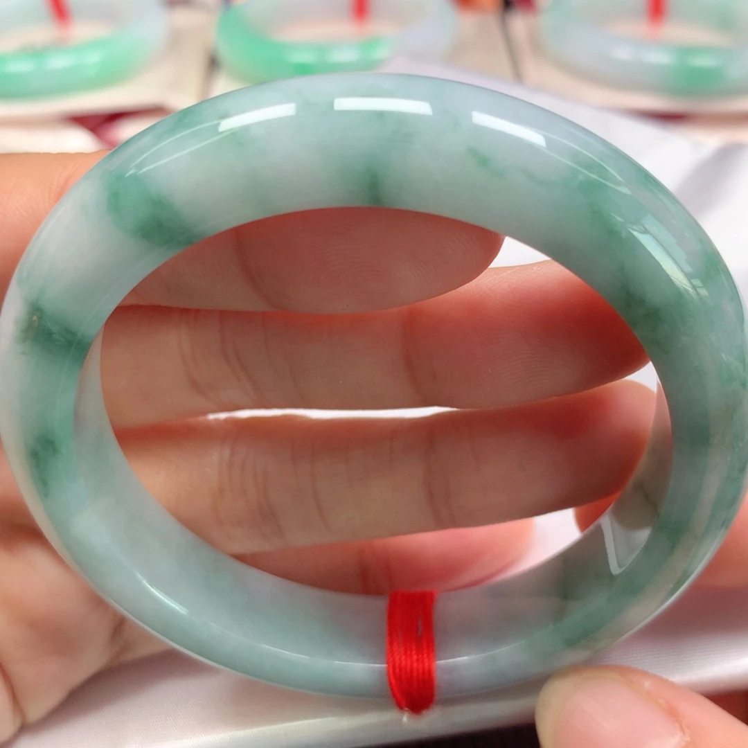 未镶嵌手镯翡翠飘花