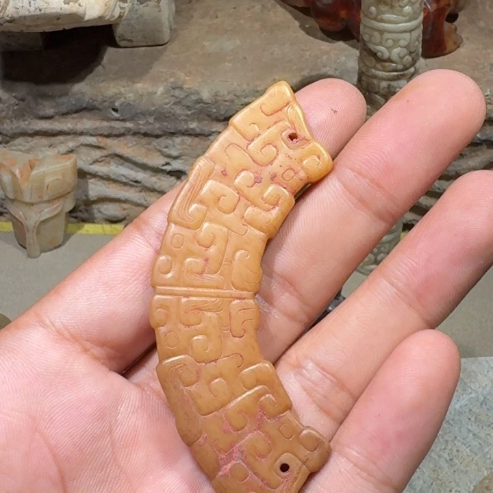 依***古和田玉（糖玉）未镶嵌颈饰