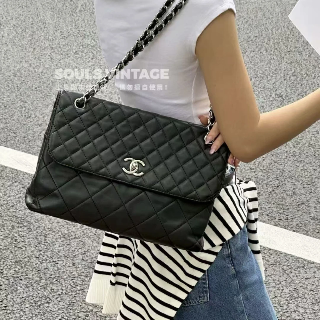95新 Chanel/香奈儿 Chanel 黑银 牛皮 菱格纹口盖包/694116717