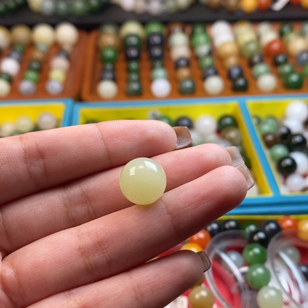 和田玉未镶嵌珠宝奇石福利黄口单珠z12（有矿点