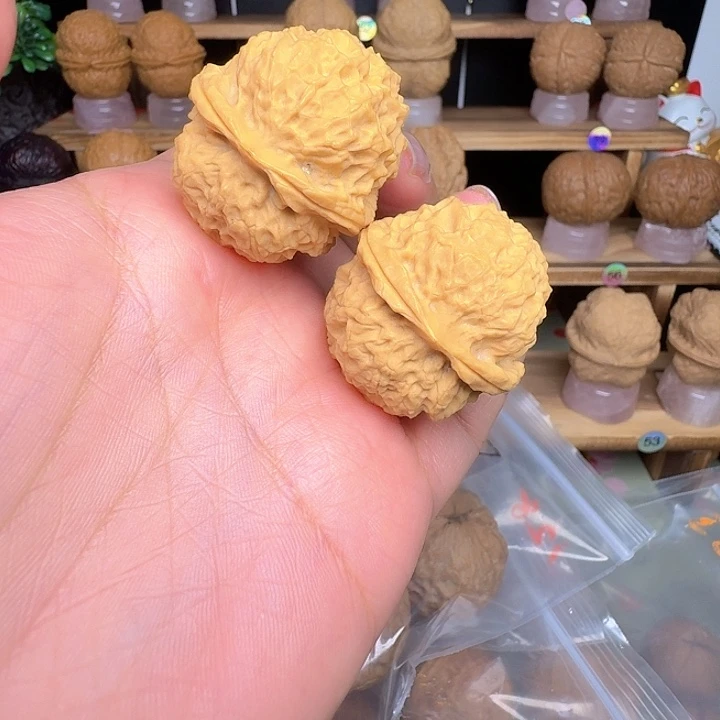 文玩核桃吊坠21号车36尺寸珊瑚奶球