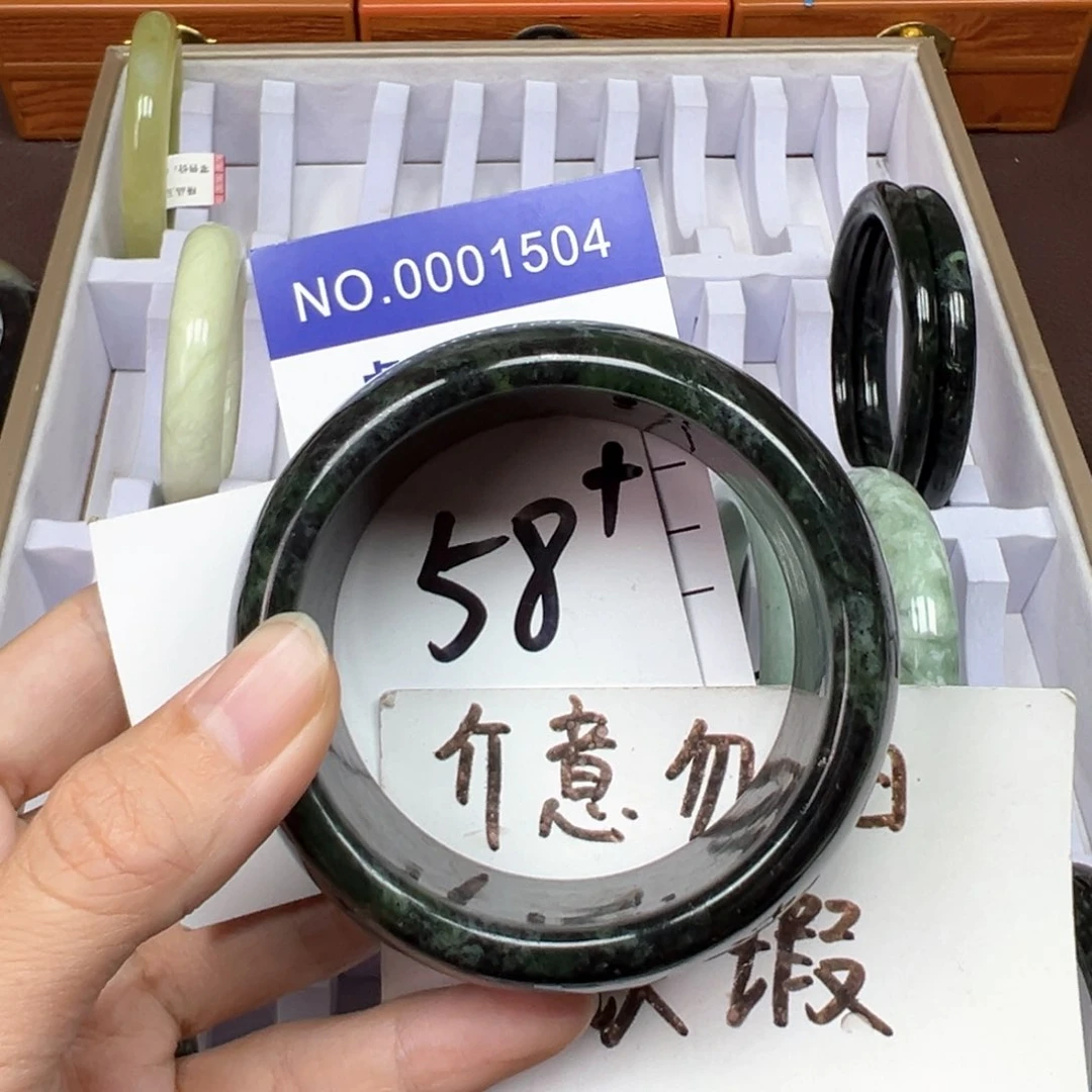 未镶嵌蛇纹石玉手镯