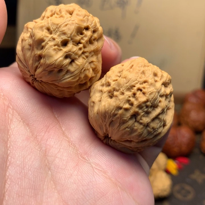 文玩核桃把件沽****队高端