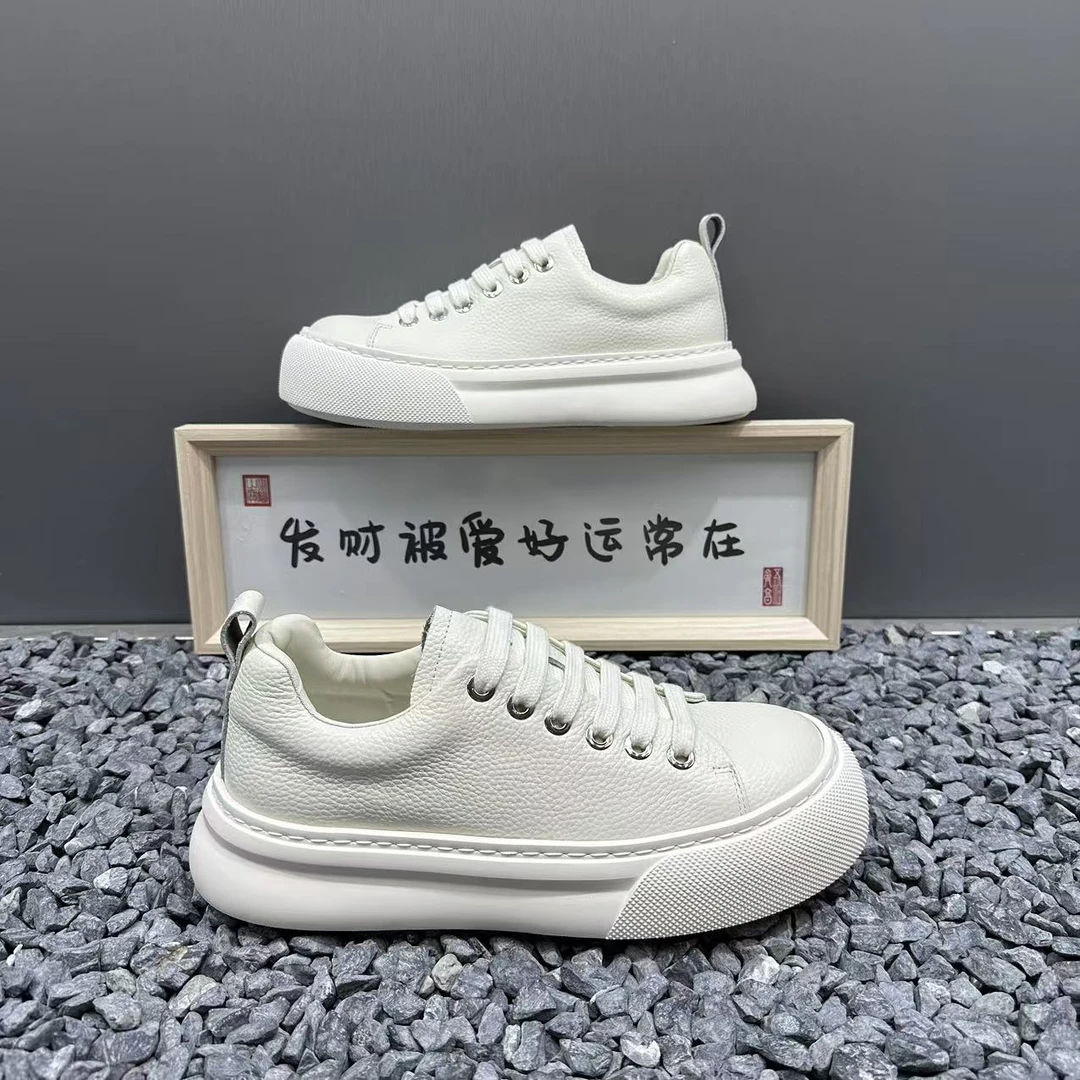 男士新款小白鞋百搭时尚软底轻便舒适低帮经典百搭潮男板鞋休闲鞋