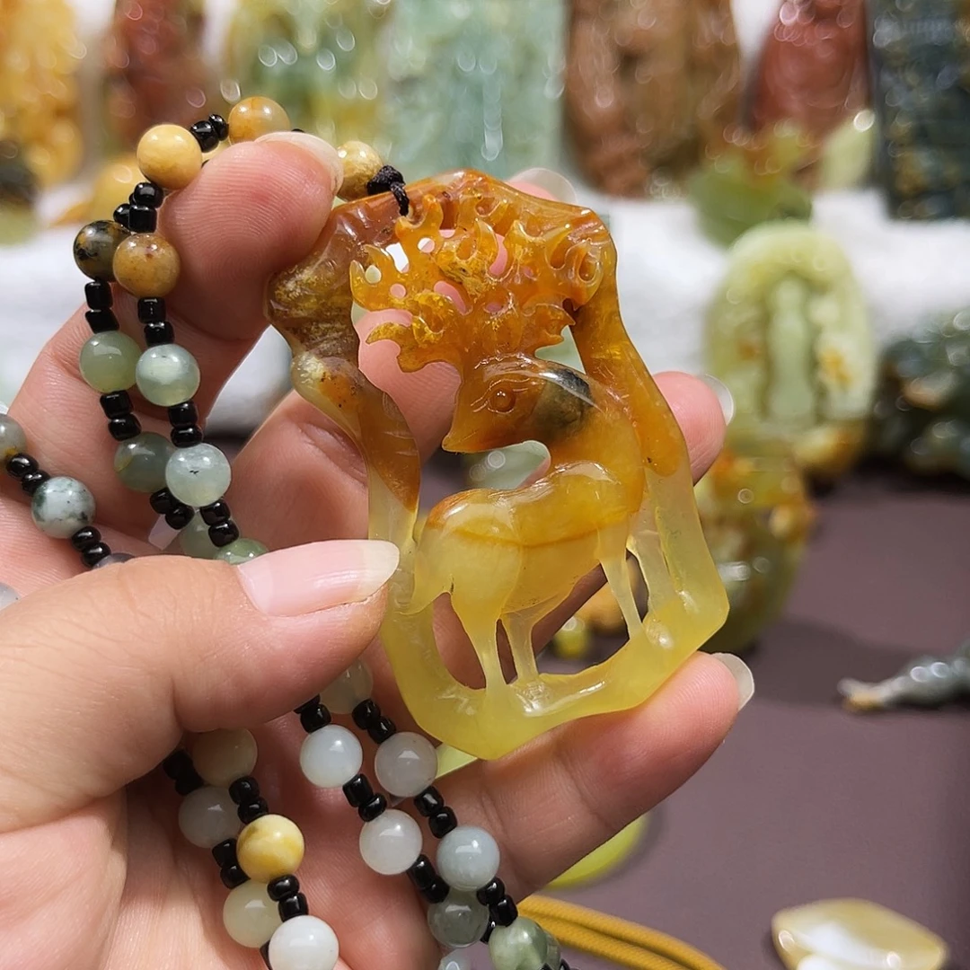 蛇纹石玉未镶嵌颈饰