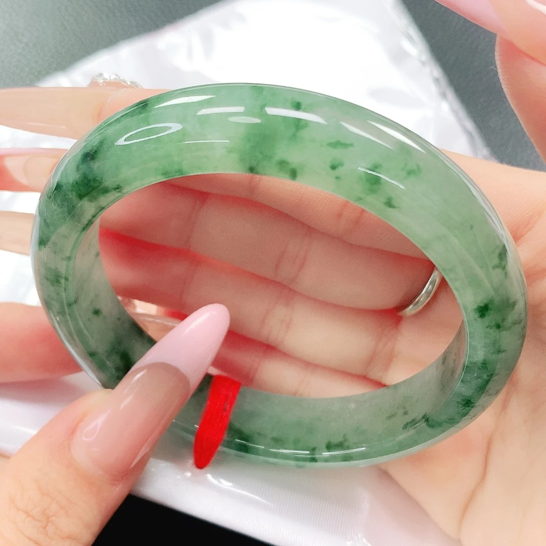 翡翠手镯未镶嵌57圈