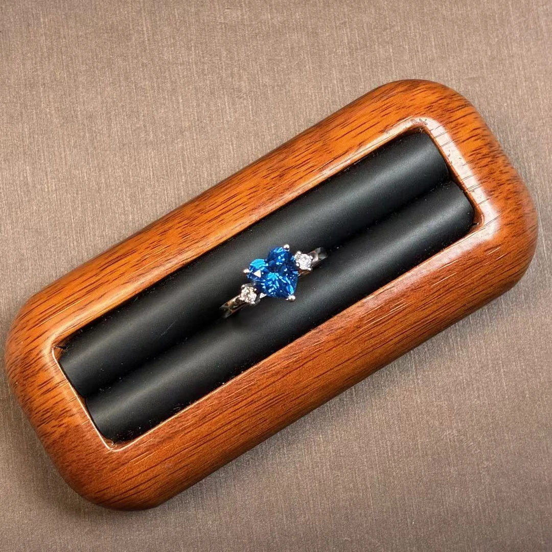 如懿镀K金高订185-5A培育魔鬼蓝尖晶合金戒指