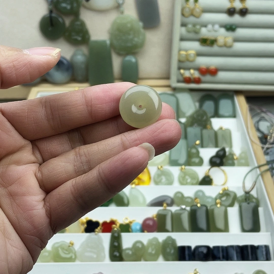 和田玉未镶嵌吊坠(不含链)