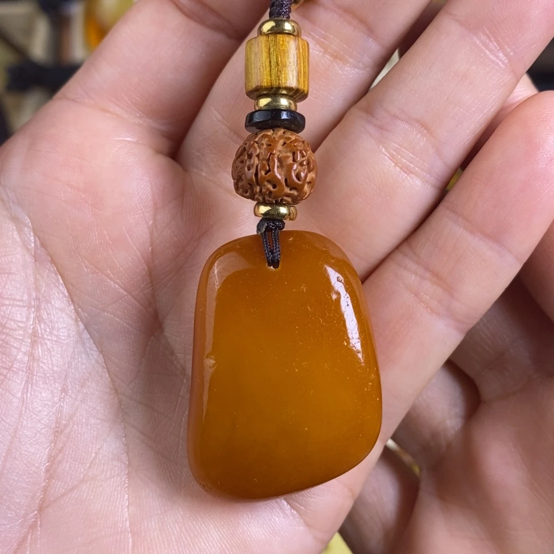 蜜蜡裸石未镶嵌大漠