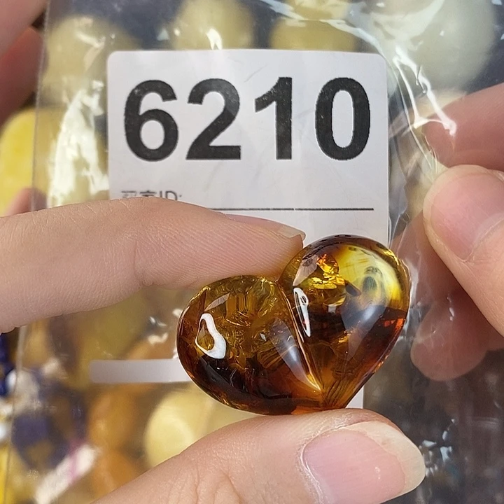 蜜蜡未镶嵌珠宝奇石33x24x14