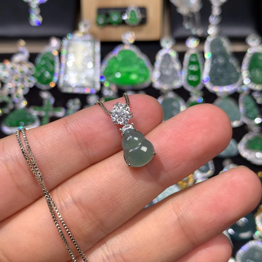 吊坠(赠链)未镶嵌翡翠
