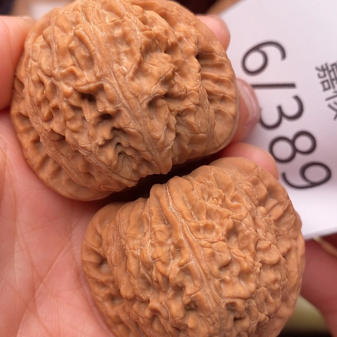 把件文玩核桃43绣球