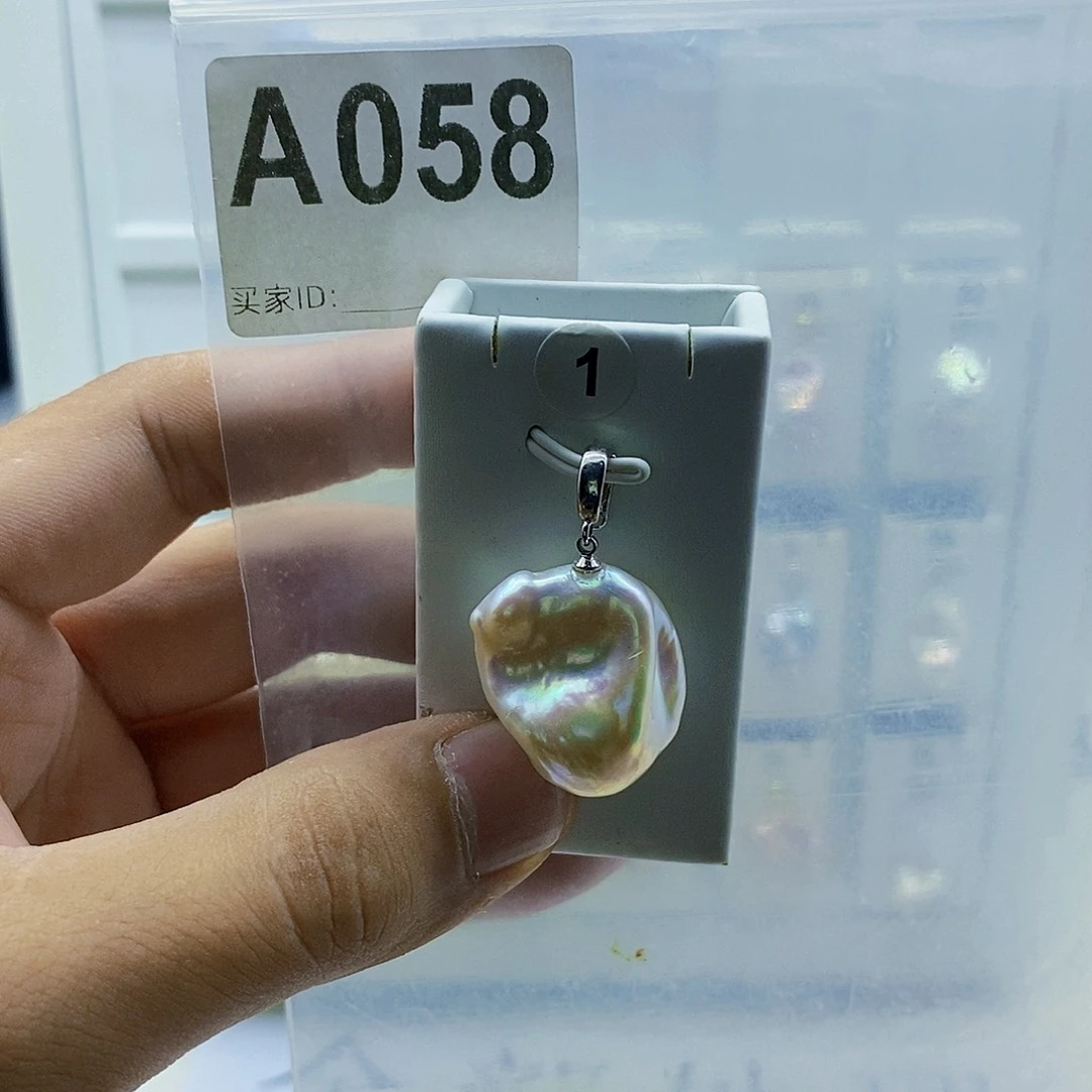 淡水珍珠合金颈饰