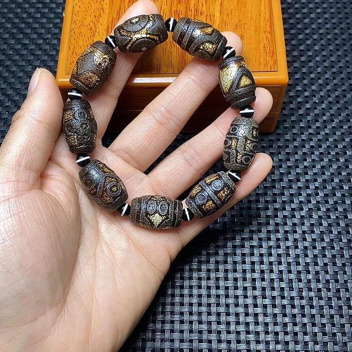 昱***洁玛瑙/玉髓未镶嵌手链