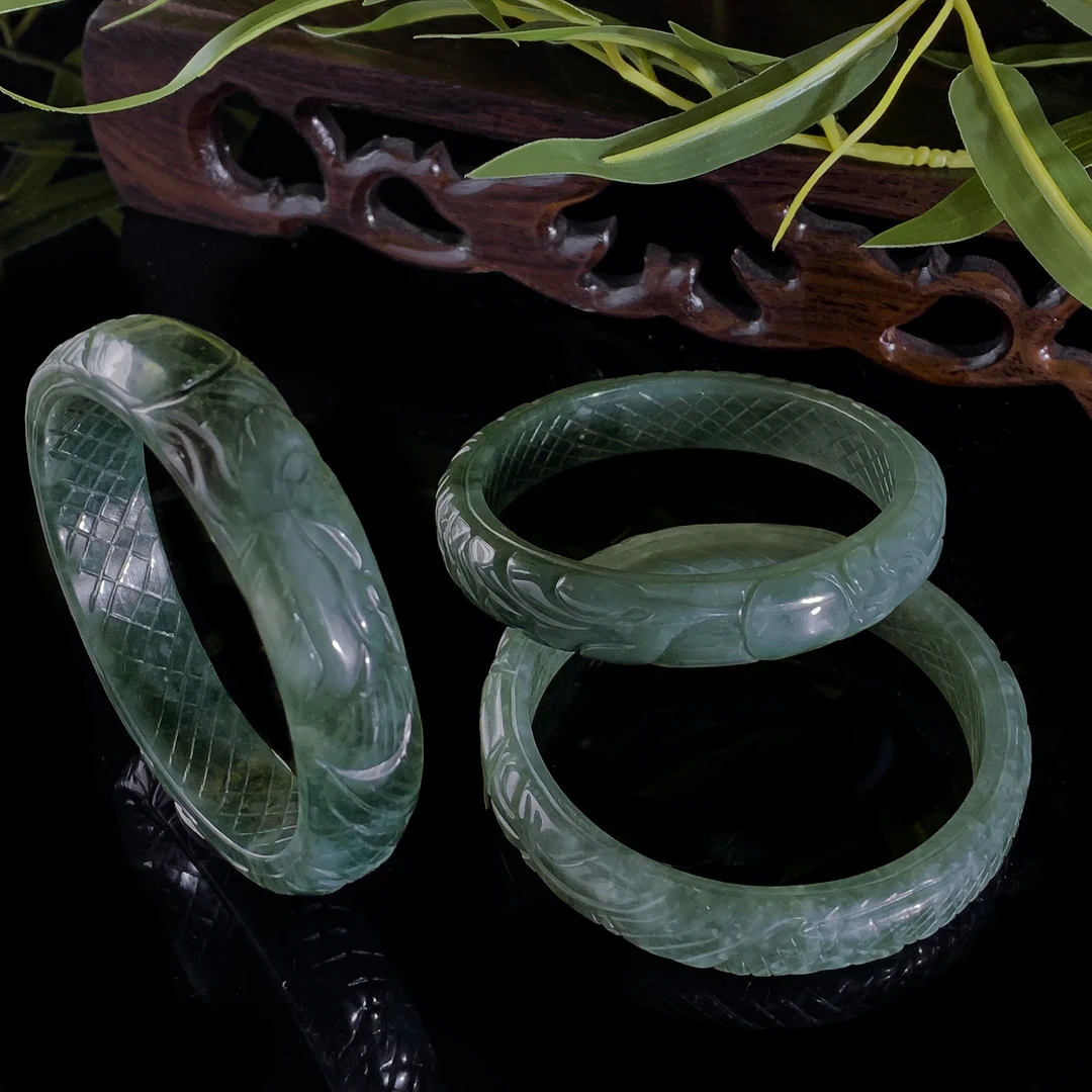 面面来财珠宝A5455-A货翡翠龙凤手镯-配盒-多样性发其一