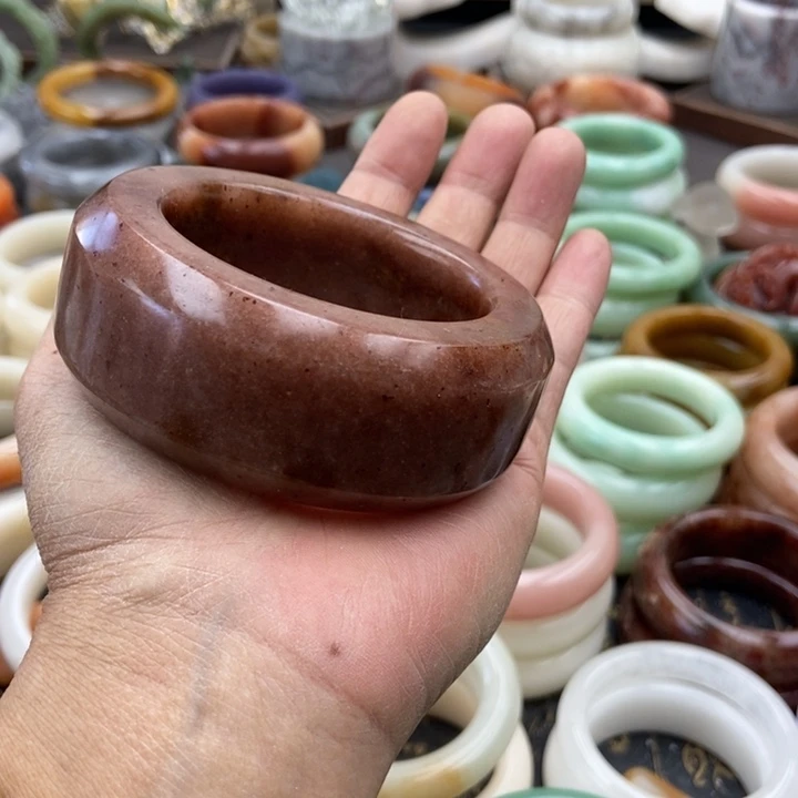 石英岩玉未镶嵌手镯山楂糕