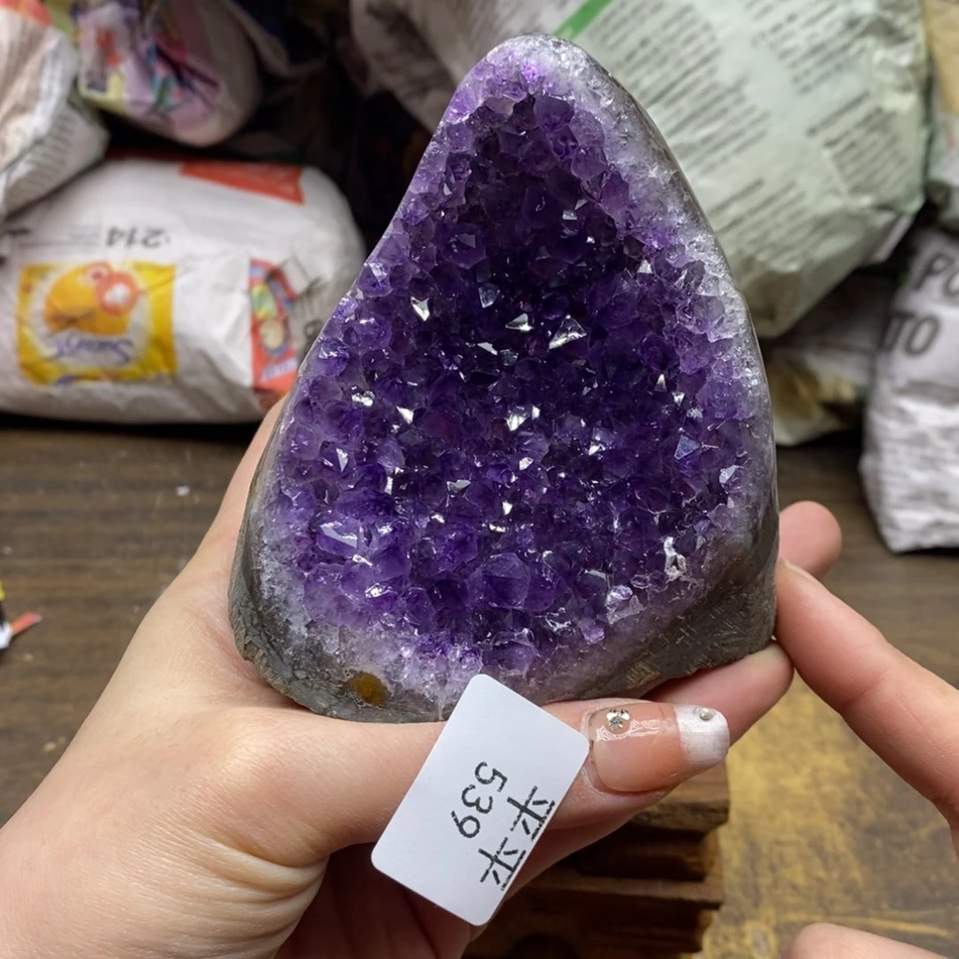 水晶乌拉圭未镶嵌