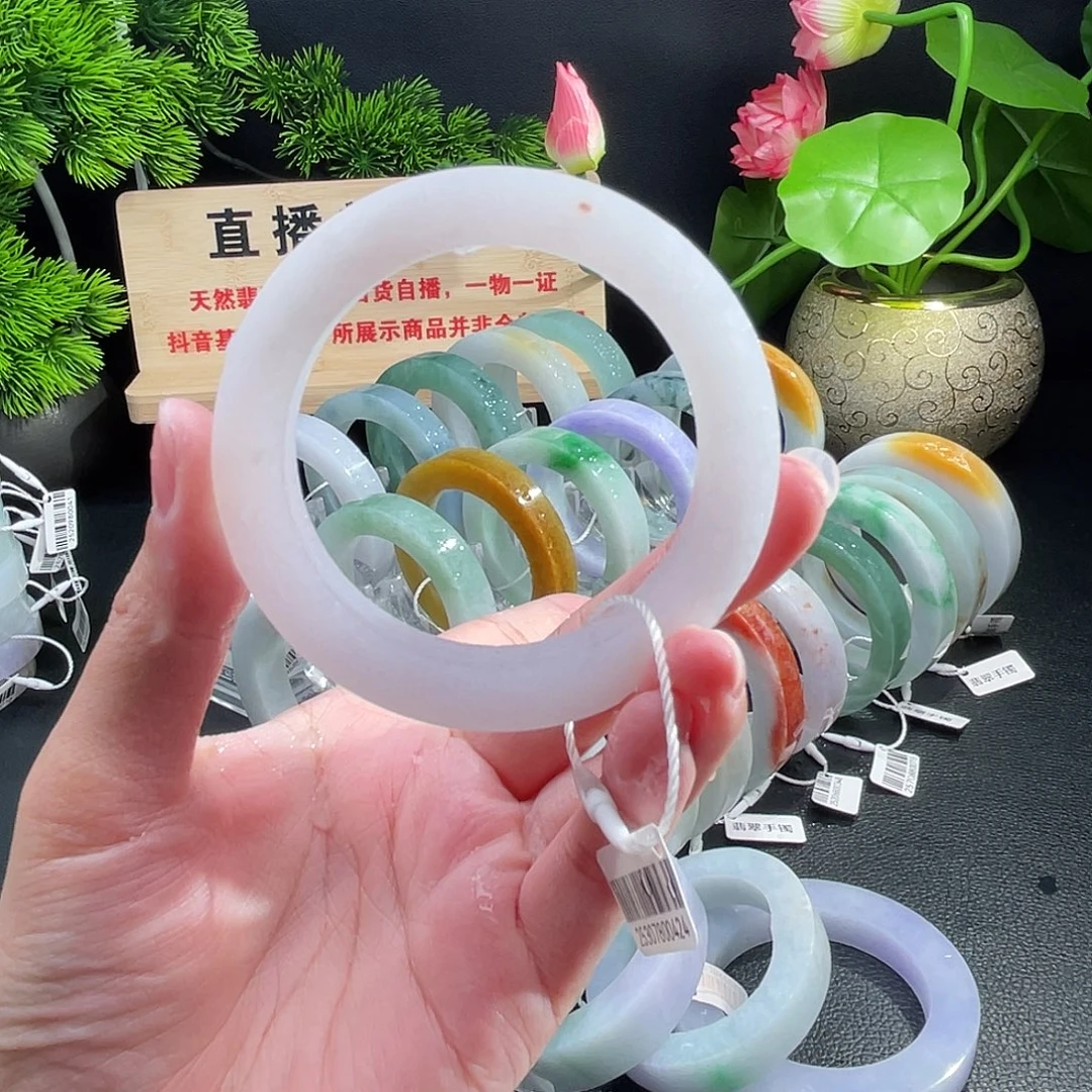 未镶嵌翡翠手镯定制翡翠