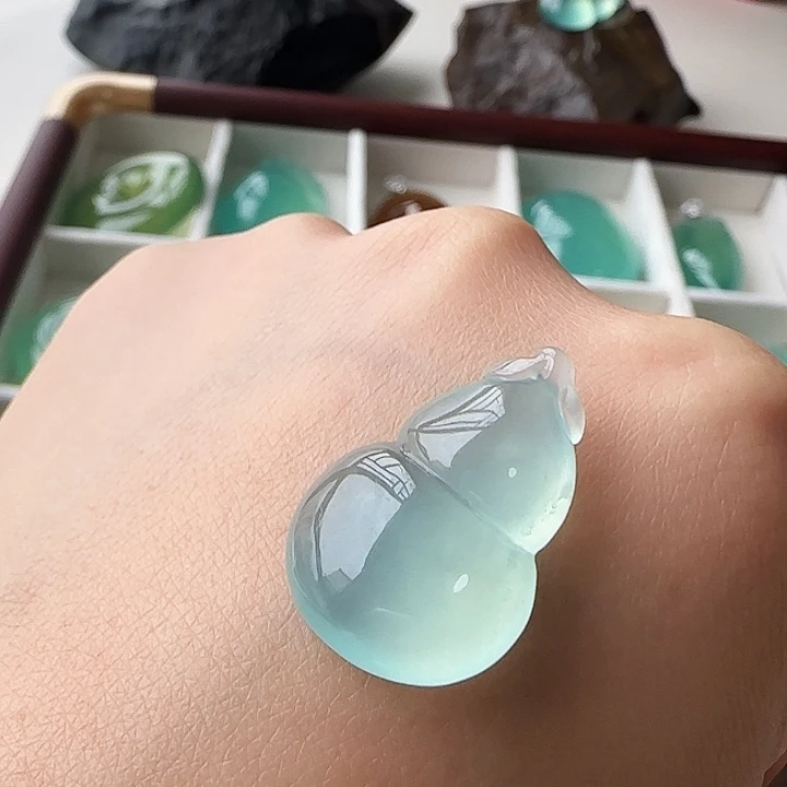 岫玉未镶嵌颈饰岫玉