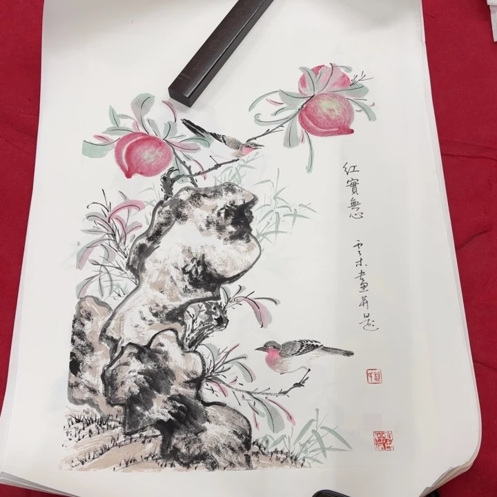 国画花鸟等图案为一体