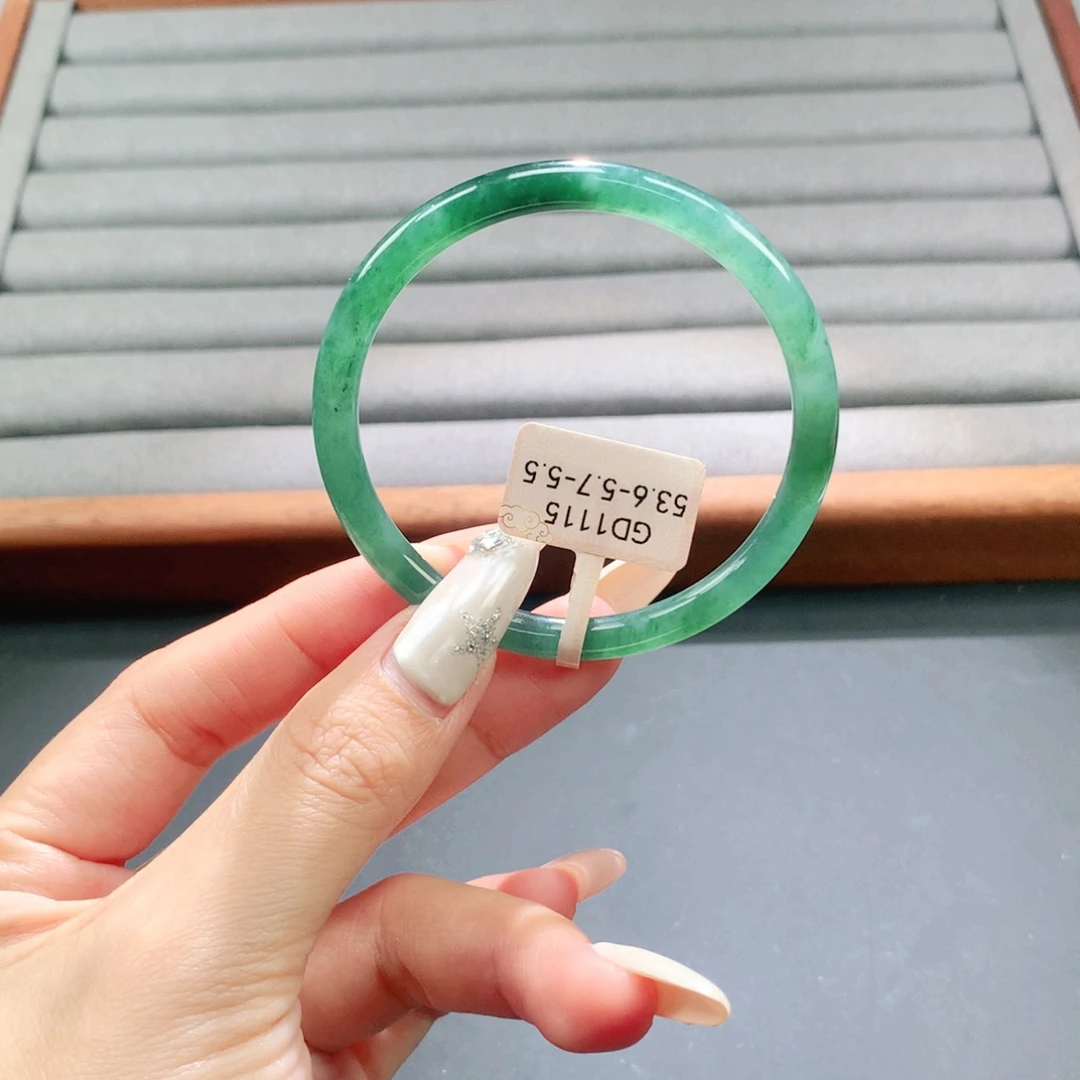 翡翠未镶嵌手镯天然