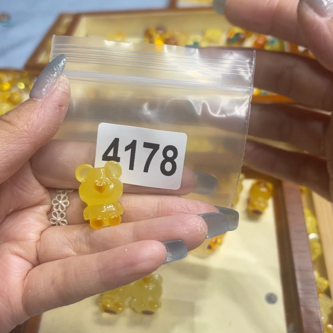星***辰琥珀颈饰未镶嵌蜜蜡