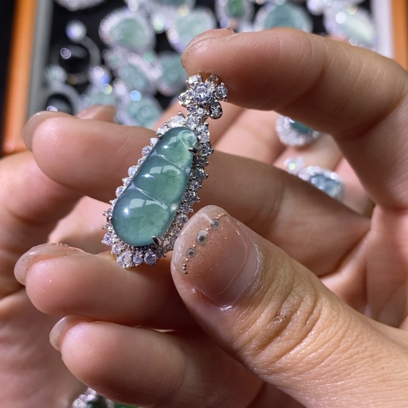 【闪购商品】翡翠颈饰未镶嵌天然