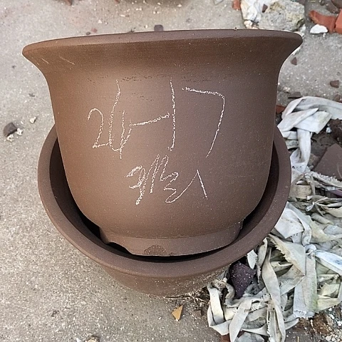 中国离心紫砂花盆，