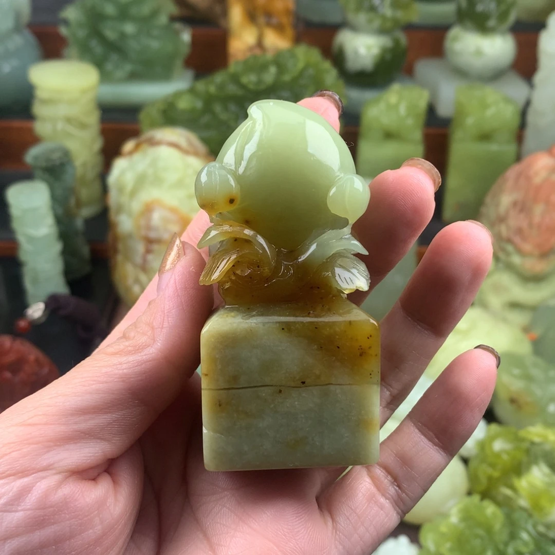 岫玉未镶嵌手把件