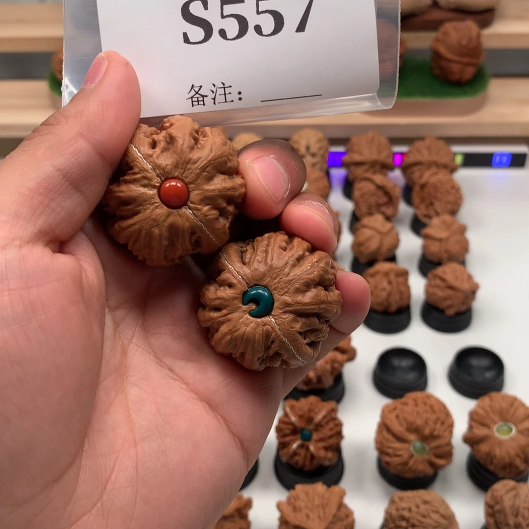 【闪购商品】文玩核桃吊坠沙****隐隐约约