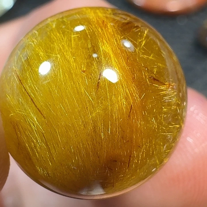 青***桃未镶嵌颈饰水晶好