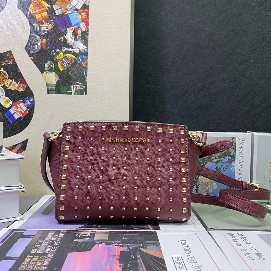 95新 MICHAEL KORS/迈克高仕 22631斜挎包17*13