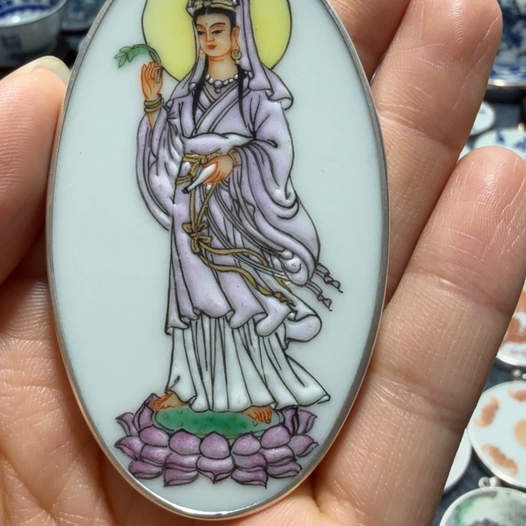 廖***元摆件观音菩萨一个