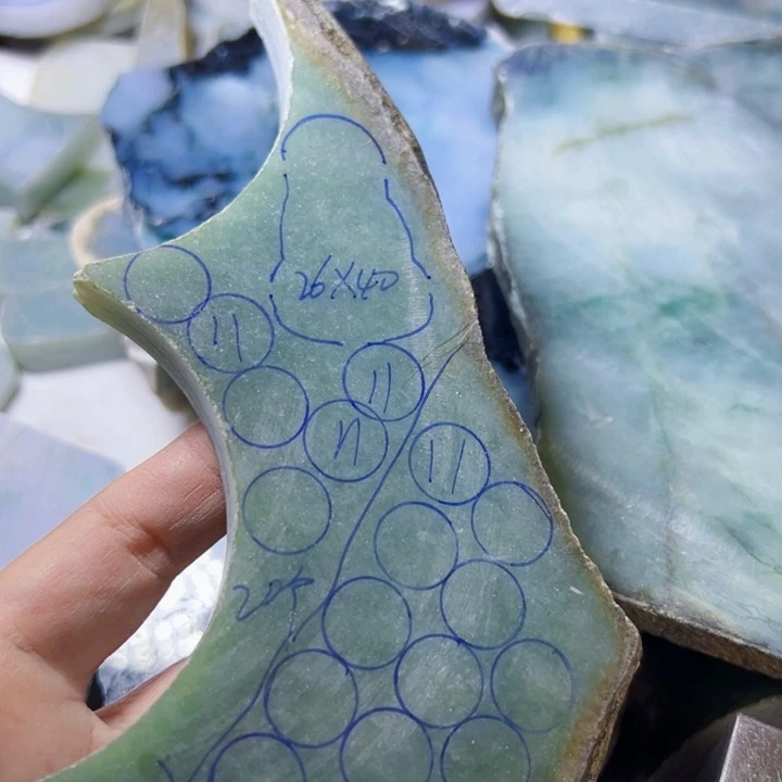 颈饰未镶嵌翡翠钢